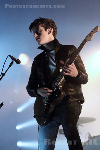 ARCTIC MONKEYS - 2011-08-27 - SAINT CLOUD - Domaine National - Grande Scene - 